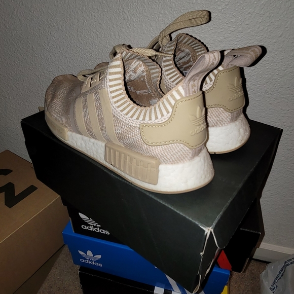 NMD_R1 PK Linen Khaki - Picture 3 of 4